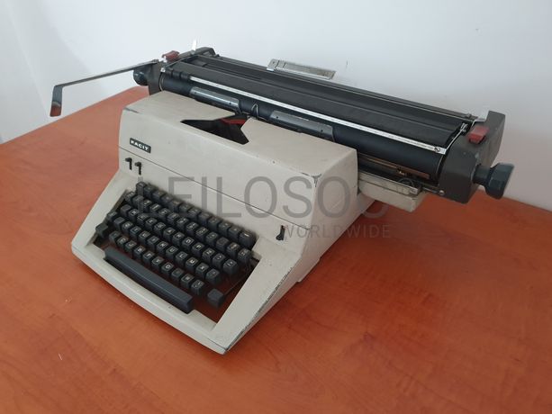 Máquina Escrever Facit