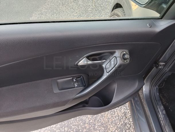 Volkswagen Polo 1.4 TDI · Ano 2014