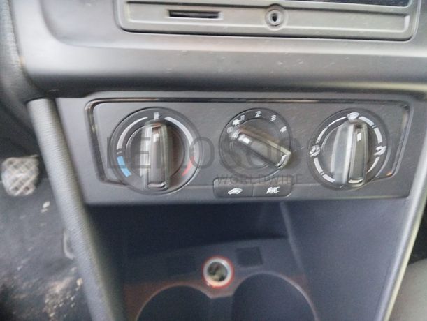 Volkswagen Polo 1.4 TDI · Ano 2014