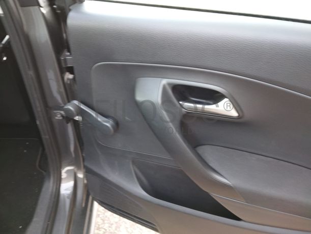 Volkswagen Polo 1.4 TDI · Ano 2014