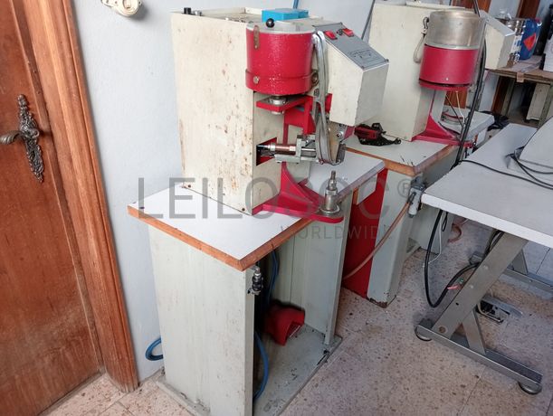 Máquinas de Ilhoses · Mesas de dar cola