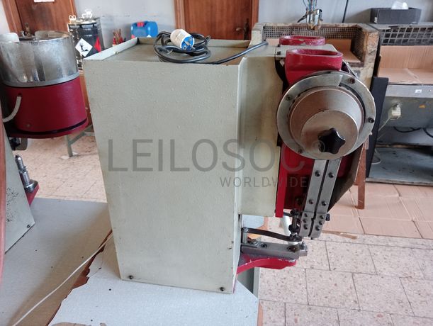 Máquinas de ilhoses