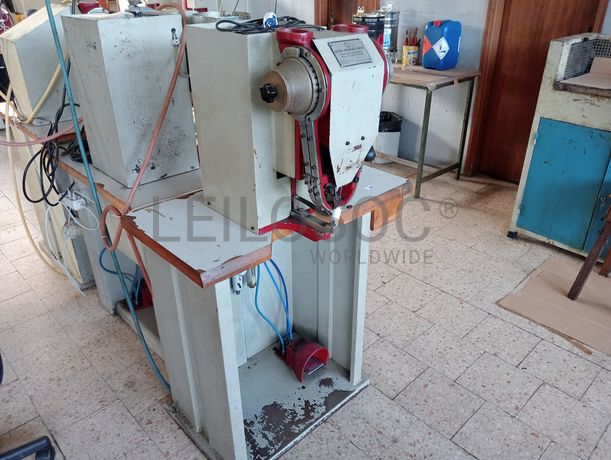 Máquinas de ilhoses