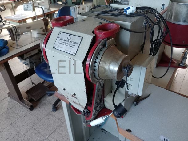 Máquinas de ilhoses