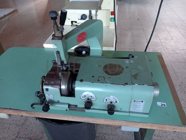 Máquinas de Coluna Alta · Máquina de Facear