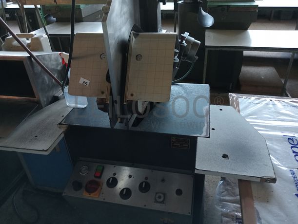 Máquina de Vergar · Máquina de Entretelar