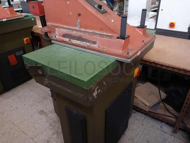 Máquina de Entretelar · Balancé de Braço