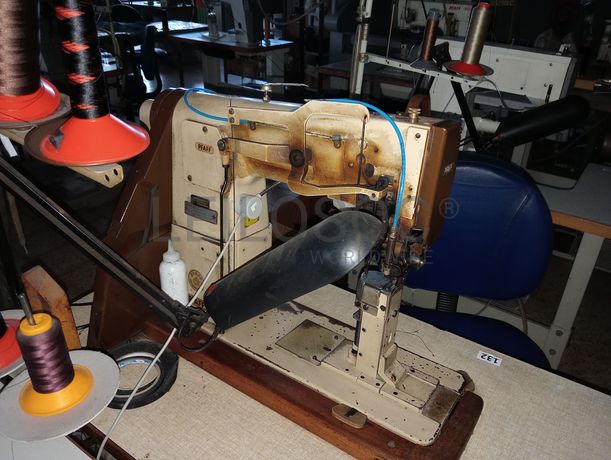 Máquinas de Coluna Alta · Máquina de Coser · Máquinas de Braço · Máquina de Bainha · Máquina de Ilhoses