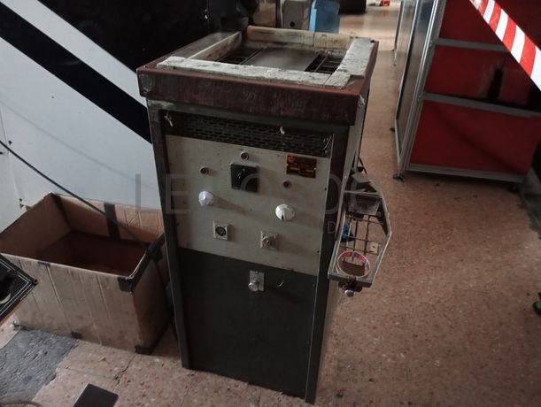 Máquina de Agrafar e Rentear · Máquina de Fechar Calcanheiras · Reativador