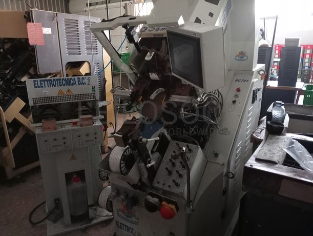 Máquina de Montar Bicos · Reativador · Máquina de Testeiras