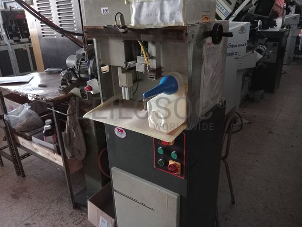 Máquina de Montar Bicos · Máquina de Agrafar · Máquina de Retelhar · Bancada de apoio