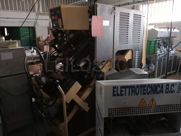 Máquina de Montar Bicos · Máquina de Agrafar · Máquina de Retelhar · Bancada de apoio