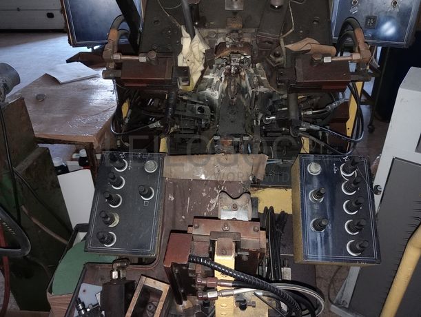 Máquina de Montar Bicos · Máquina de Agrafar · Máquina de Retelhar · Bancada de apoio