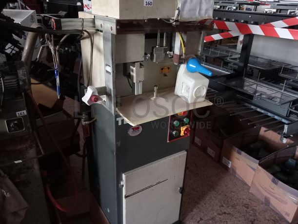 Máquina de Montar Bicos · Máquina de Agrafar · Máquina de Retelhar · Bancada de apoio