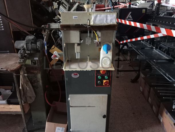 Máquina de Montar Bicos · Máquina de Agrafar · Máquina de Retelhar · Bancada de apoio