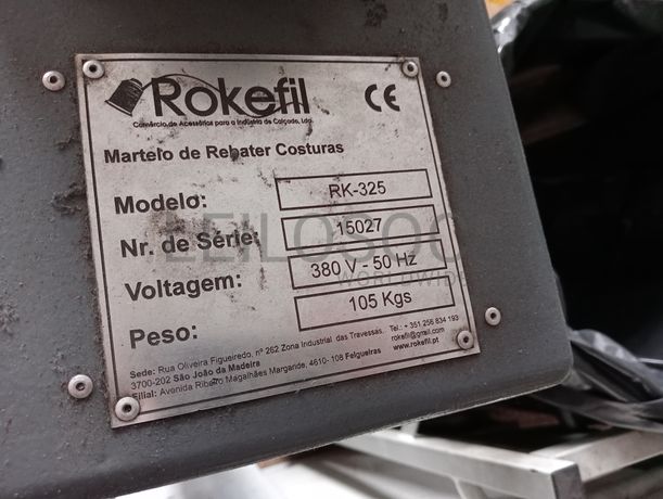 Máquina de Rebater Costuras