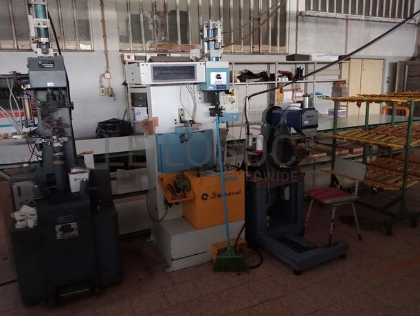 Máquinas de Pregar Saltos · Máquina de Coser Solas