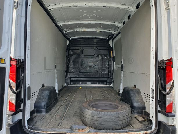 Ford Transit · Ano 2020