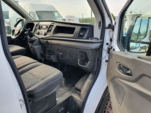 Ford Transit · Ano 2020