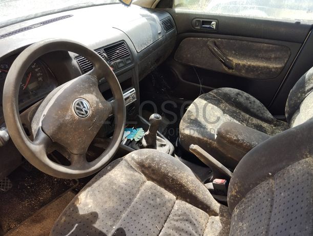 Volkswagen Golf · Ano 1998