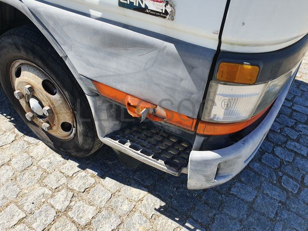 Mitsubishi Canter · Ano 2004