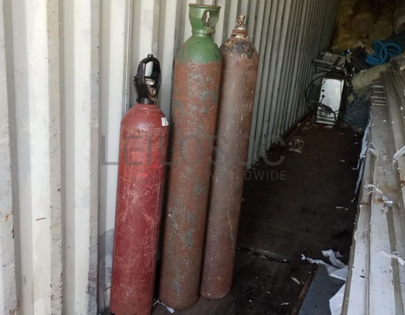 Garrafas de gás e oxigénio