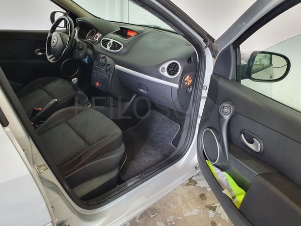 Renault Clio · Ano 2010