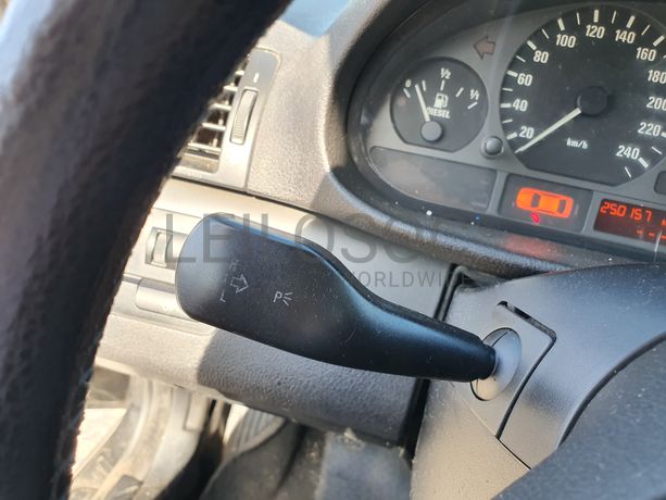 BMW 318D · Ano 2002