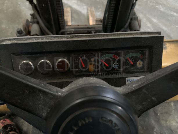 Empilhador Caterpillar 20