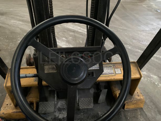 Empilhador Caterpillar 20