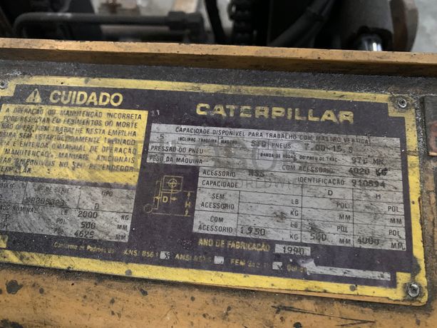 Empilhador Caterpillar 20