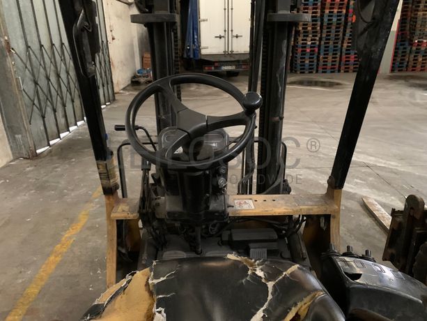 Empilhador Caterpillar 18