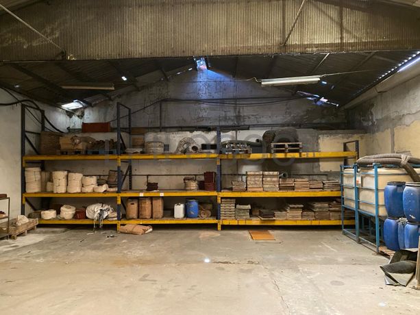 Estantes · Moldes · Escovas