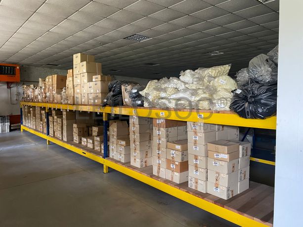 Estantes · Puxadores