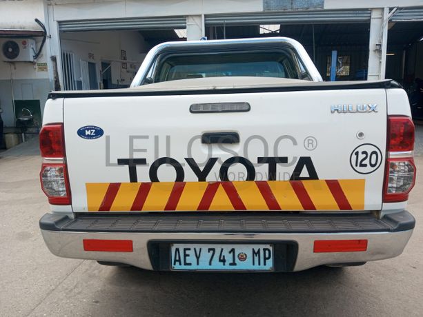Toyota Hilux 2.5 · Ano 2015