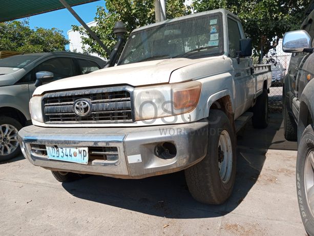 Toyota Land Cruiser · Ano 2013