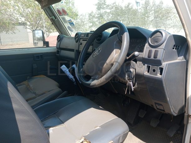 Toyota Land Cruiser · Ano 2013