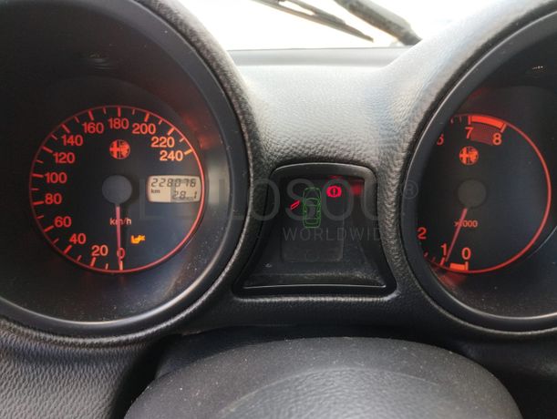 Alfa Romeu 156 Sedan 1.6 16V Twin Spark · Ano 2000