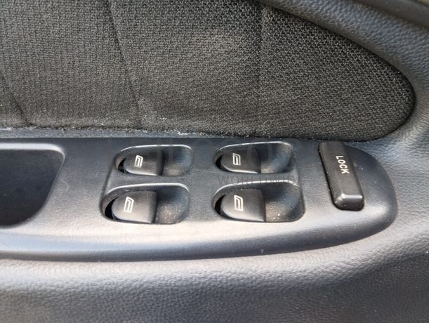 Alfa Romeu 156 Sedan 1.6 16V Twin Spark · Ano 2000