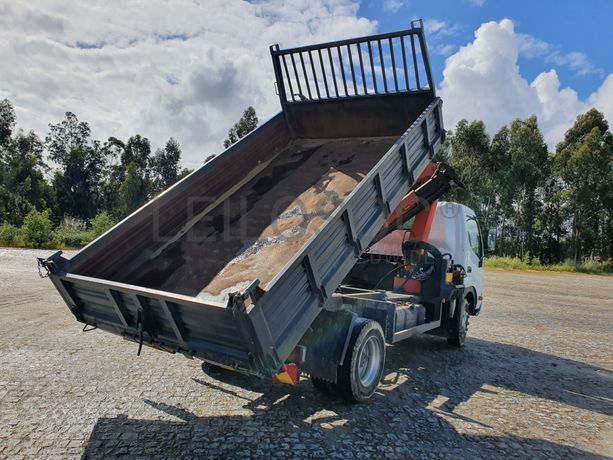 Toyota Dyna · Grua Palfinger · Tribasculante · Ano 2008