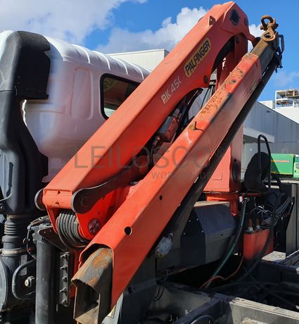 Toyota Dyna · Grua Palfinger · Tribasculante · Ano 2008