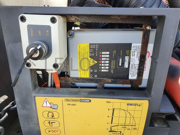 Toyota Dyna · Grua Palfinger · Tribasculante · Ano 2008