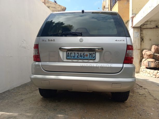 Mercedes Benz ML320 · Ano 2000