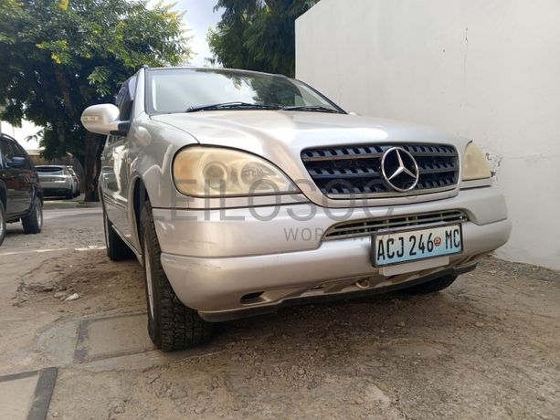 Mercedes Benz ML320 · Ano 2000