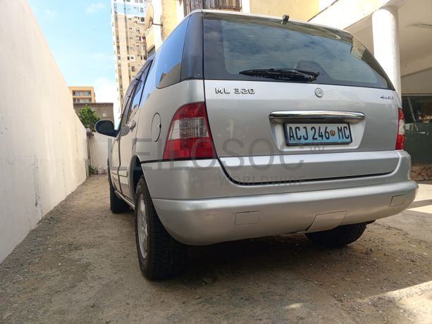 Mercedes Benz ML320 · Ano 2000