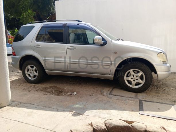 Mercedes Benz ML320 · Ano 2000