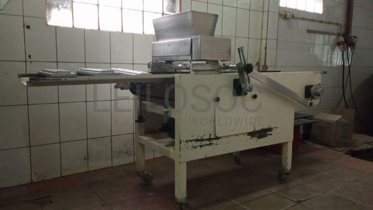 Máquina p/ corte de biscoitos