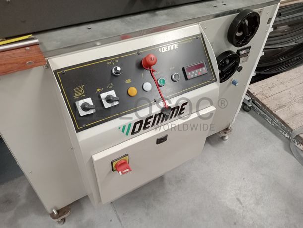 Máquina de furar · Máquina de unir perfis