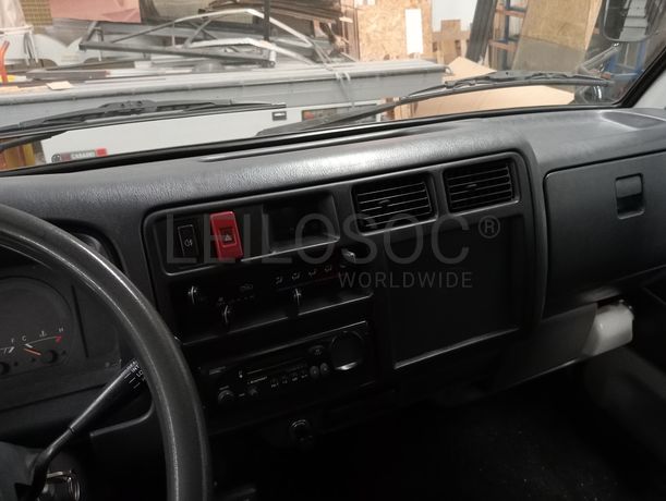 Toyota Dyna 280 · Ano 2001