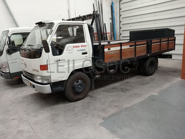 Toyota Dyna 280 · Ano 2001